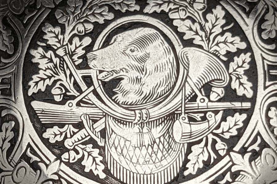 銀製品を彩る黒のコントラスト:ニエロ象嵌の魅力