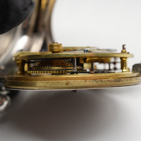 1880年 英國古董 裝飾錶盤 鑰匙上鍊 銀殼懷錶 可動 無指針(壞件)