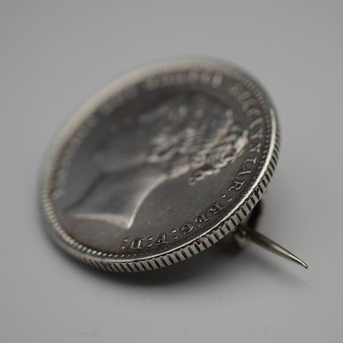 1884年 英国アンティーク ヴィクトリア女王 1シリング銀貨 ブローチ 6.2g