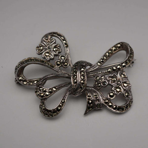 Vintage Sterling Silver Marcasite Ribbon Design Brooch 10.5g