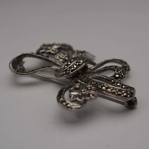 Vintage Sterling Silver Marcasite Ribbon Design Brooch 10.5g