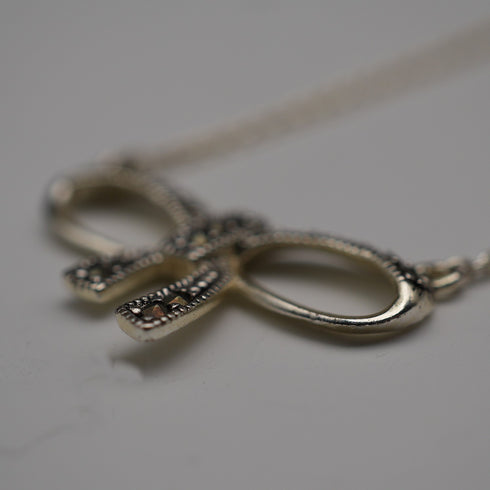 Vintage Sterling Silver & Marcasite Ribbon Design Pendant Necklace