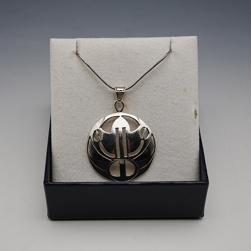 British Vintage Sterling Silver Art Nouveau Round Pendant with Sterling Silver Chain Kit Heath