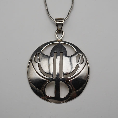British Vintage Sterling Silver Art Nouveau Round Pendant with Sterling Silver Chain Kit Heath