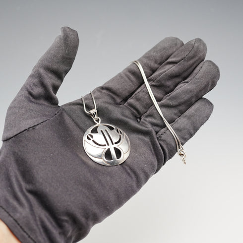 British Vintage Sterling Silver Art Nouveau Round Pendant with Sterling Silver Chain Kit Heath