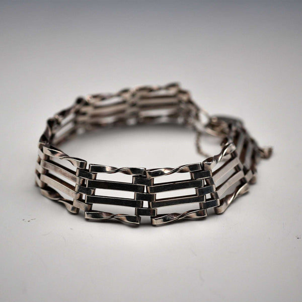 English Vintage Sterling Silver Bargate Style Bracelet 13g
