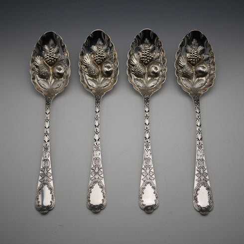 Late 19th Century English Antique Silver Plated Berry Spoons, Set of 4, Cased