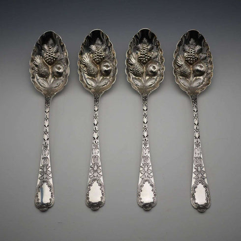 Late 19th Century English Antique Silver Plated Berry Spoons, Set of 4, Cased