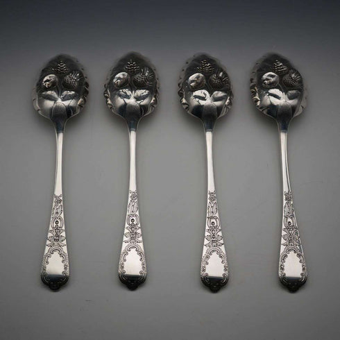Late 19th Century English Antique Silver Plated Berry Spoons, Set of 4, Cased