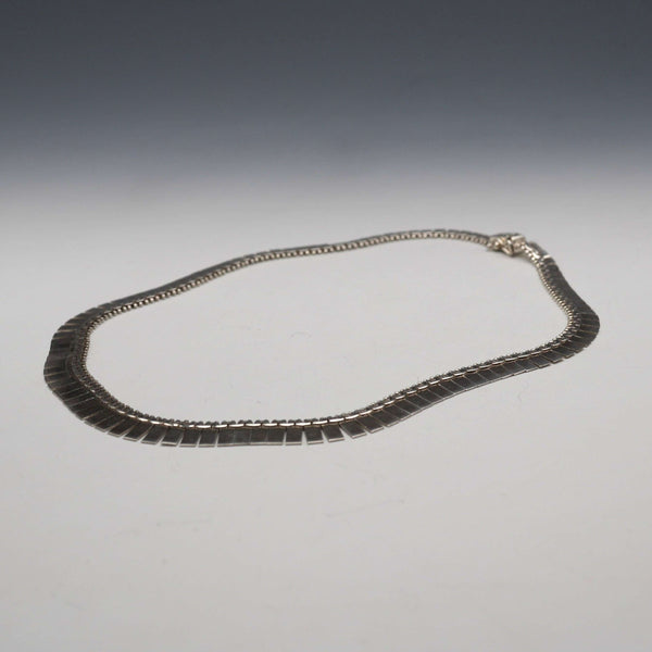 British Vintage Sterling Silver Flowing Plate Link Necklace 40cm 21g