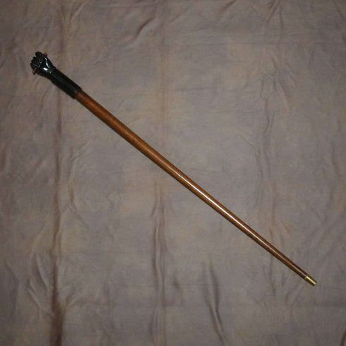 Bastón de madera marrón estilo vintage con mango tallado en forma de puño cerrado, 89 cm