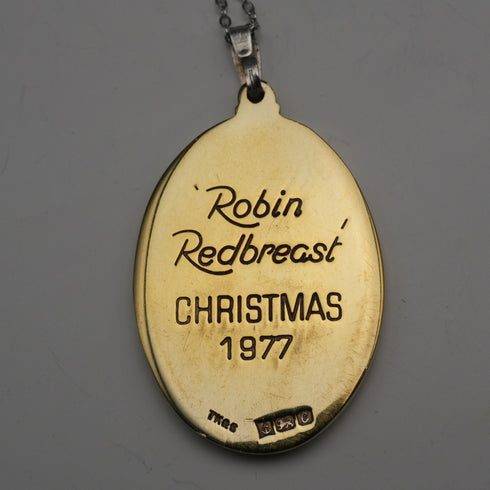 1977 Vintage British Sterling Silver Robin Relief Oval Pendant, 14g total, with Sterling Silver Chain
