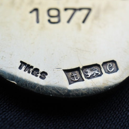 1977 Vintage British Sterling Silver Robin Relief Oval Pendant, 14g total, with Sterling Silver Chain