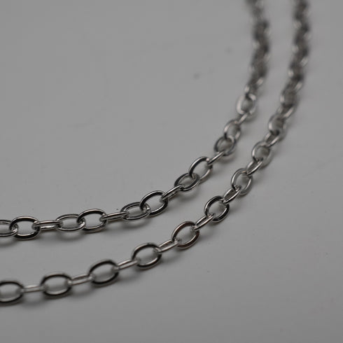 1977 Vintage British Sterling Silver Robin Relief Oval Pendant, 14g total, with Sterling Silver Chain