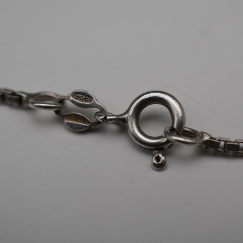 1934 British vintage sterling silver medal pendant, total 11g, with sterling silver chain, Robert Pringle