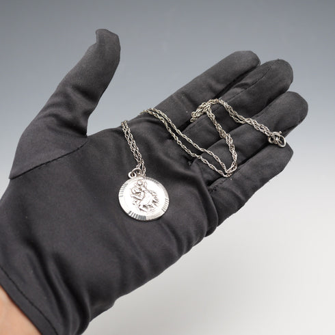 British vintage St. Christopher sterling silver medal pendant, total 14.5g, with sterling silver chain.