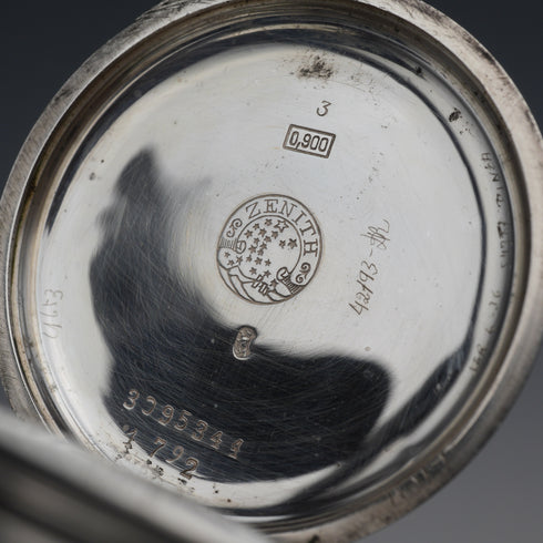 Reloj de bolsillo antiguo Zenith, circa 1919, plata 900, caja saboneta, diámetro 50 mm, en buen estado de funcionamiento.