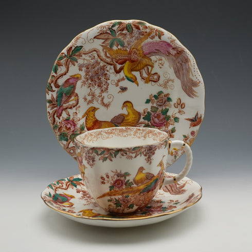 Trio de tazas de té vintage británico Royal Crown Derby "Old Aylesbury", c. 1947, n.º 2