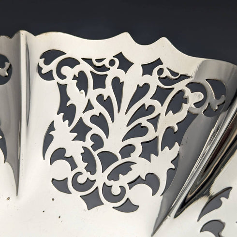 Around 1922 British Antique Silver Plated Compote/Tazza Diameter 24cm Mappin and Webb