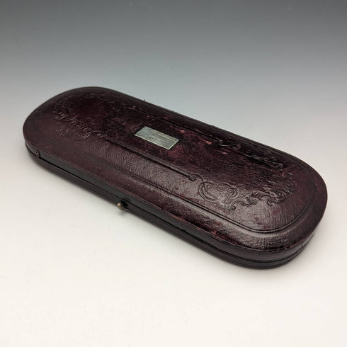 1854 年英國古董純銀餐具套裝,裝在喬治·威廉·亞當斯 (George Willaim Adams) 的盒子裡