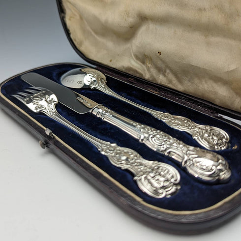 1854 年英國古董純銀餐具套裝,裝在喬治·威廉·亞當斯 (George Willaim Adams) 的盒子裡