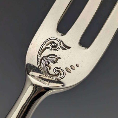 1909 British Antique White Pearl Shell Handle Dessert Cutlery Pair in Case Josiah Williams