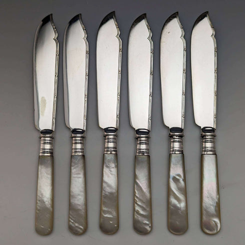 1930年左右英國復古白蝴蝶貝柄魚餐具12對套裝盒裝