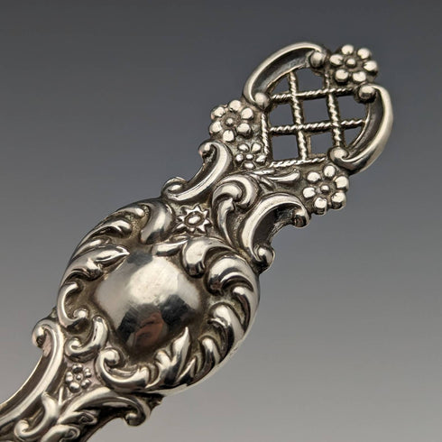 1912 British Antique Sterling Silver Handle Button Hook