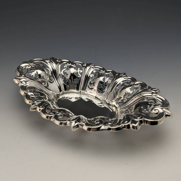 1904 British Antique Sterling Silver Earrings Dish 112g Elkington