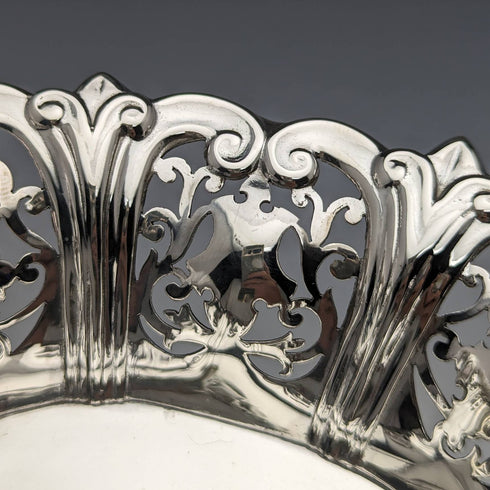 1904年 英国アンティーク 純銀製 ピアス装飾ディッシュ 112g Elkington