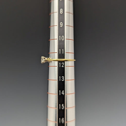 英国ヴィンテージジュエリー トリプルダイアモンド 9ctゴールドリング 指輪