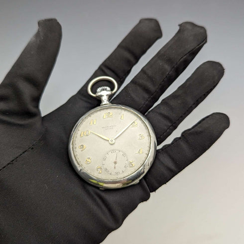 20 世紀初古董 MOVADO 懷錶 馬車雕刻銀色側殼 效果很好