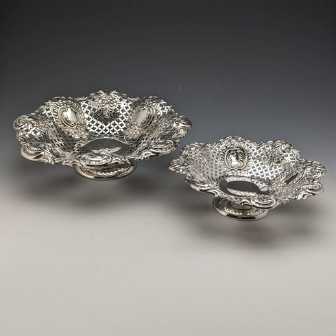 1897 British Antique Sterling Silver Earring Decoration Bowl with Legs Large and Small Pair Total 340g MAPPIN BROS