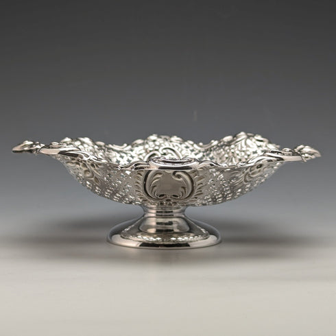 1897年 英国アンティーク 純銀製 ピアス装飾 脚付きボウル 大小ペア 計340g MAPPIN BROS