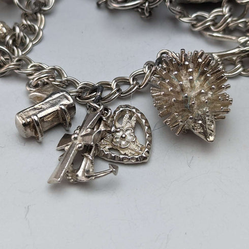 1976 British vintage sterling silver charm bracelet 67g