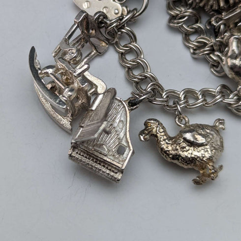 1976 British vintage sterling silver charm bracelet 67g