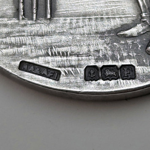 1930年 英国ヴィンテージ 純銀製クリケットメダルフォブ Navy, Army & Air Force Institute