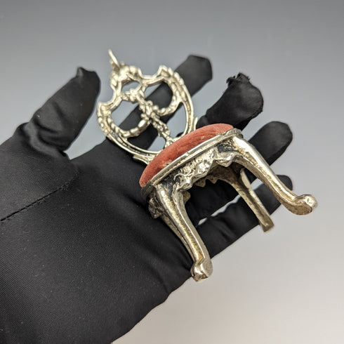 1920 年代黃銅椅懷錶架紅色座椅