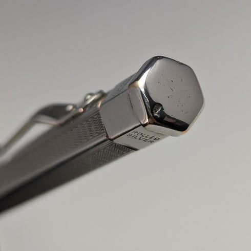 英國復古 Yard O 紅色卷製銀色六角鉛筆紙盒裝