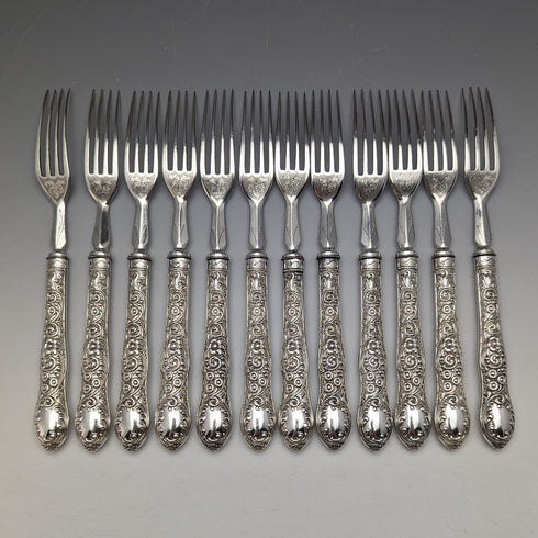 1878 年左右英國古董鍍銀餐具一套 11 刀和 12 叉,裝在木盒中 William Gallimore