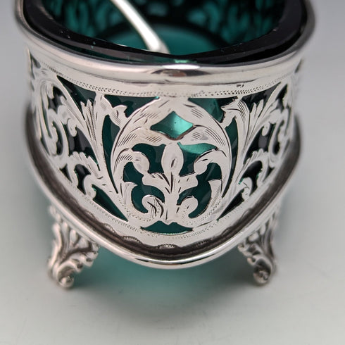 1904 British Antique Pure Silver & Green Glass Salt Dish & Spoon William Hair Haseler