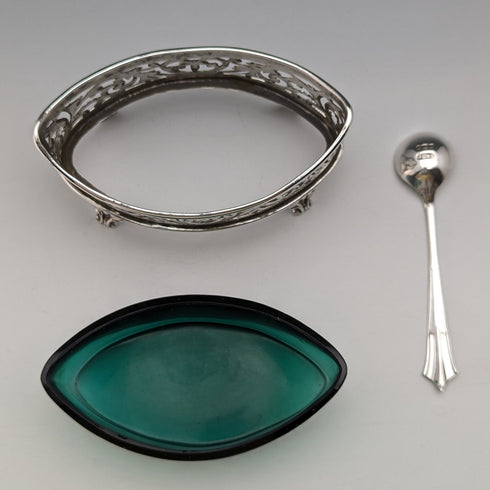 1904 British Antique Pure Silver & Green Glass Salt Dish & Spoon William Hair Haseler