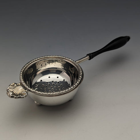 英国ヴィンテージ シルバープレート製 ティーストレーナー 木製ハンドル