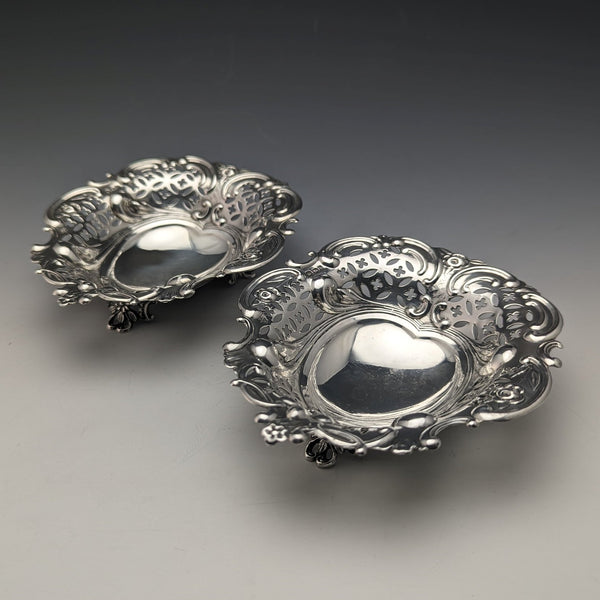1895 British Antique Sterling Silver Pair of Stem Bonbon Dishes 128g William Hutton