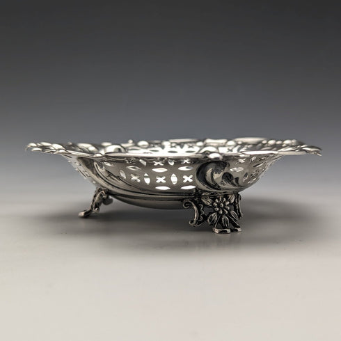 1895年 英国アンティーク 純銀製 脚付きボンボンディッシュペア 128g William Hutton