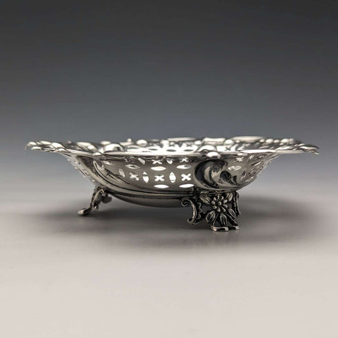 1895 British Antique Sterling Silver Pair of Stem Bonbon Dishes 128g William Hutton
