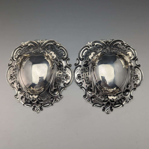 1895 British Antique Sterling Silver Pair of Stem Bonbon Dishes 128g William Hutton