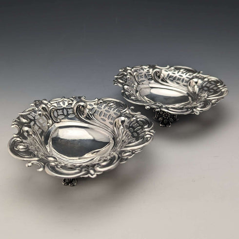 1895 British Antique Sterling Silver Pair of Stem Bonbon Dishes 128g William Hutton