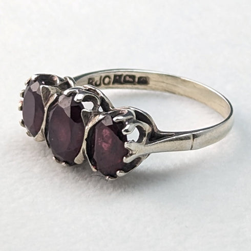 1977年 英国ヴィンテージジュエリー 3ガーネット 純銀リング 指輪