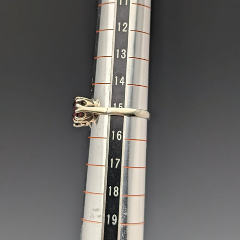 1977年 英国ヴィンテージジュエリー 3ガーネット 純銀リング 指輪